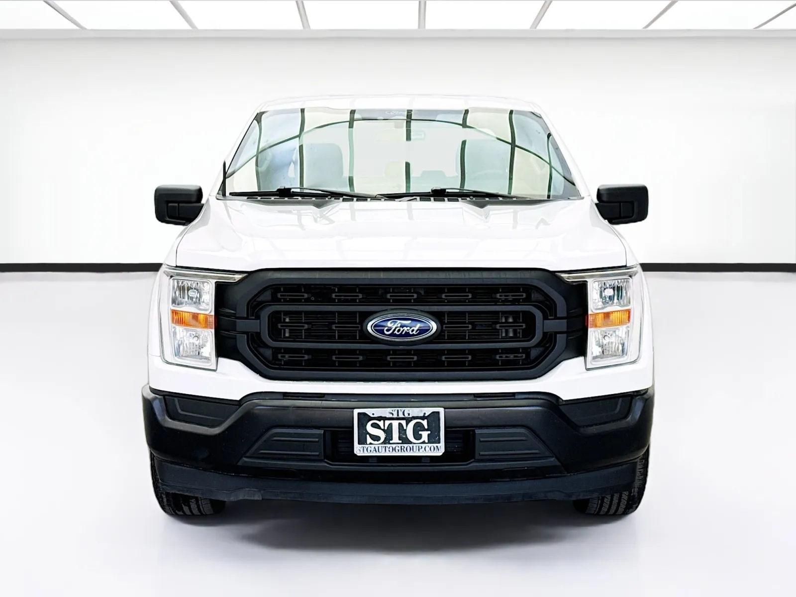 Ford F-150 photo 2