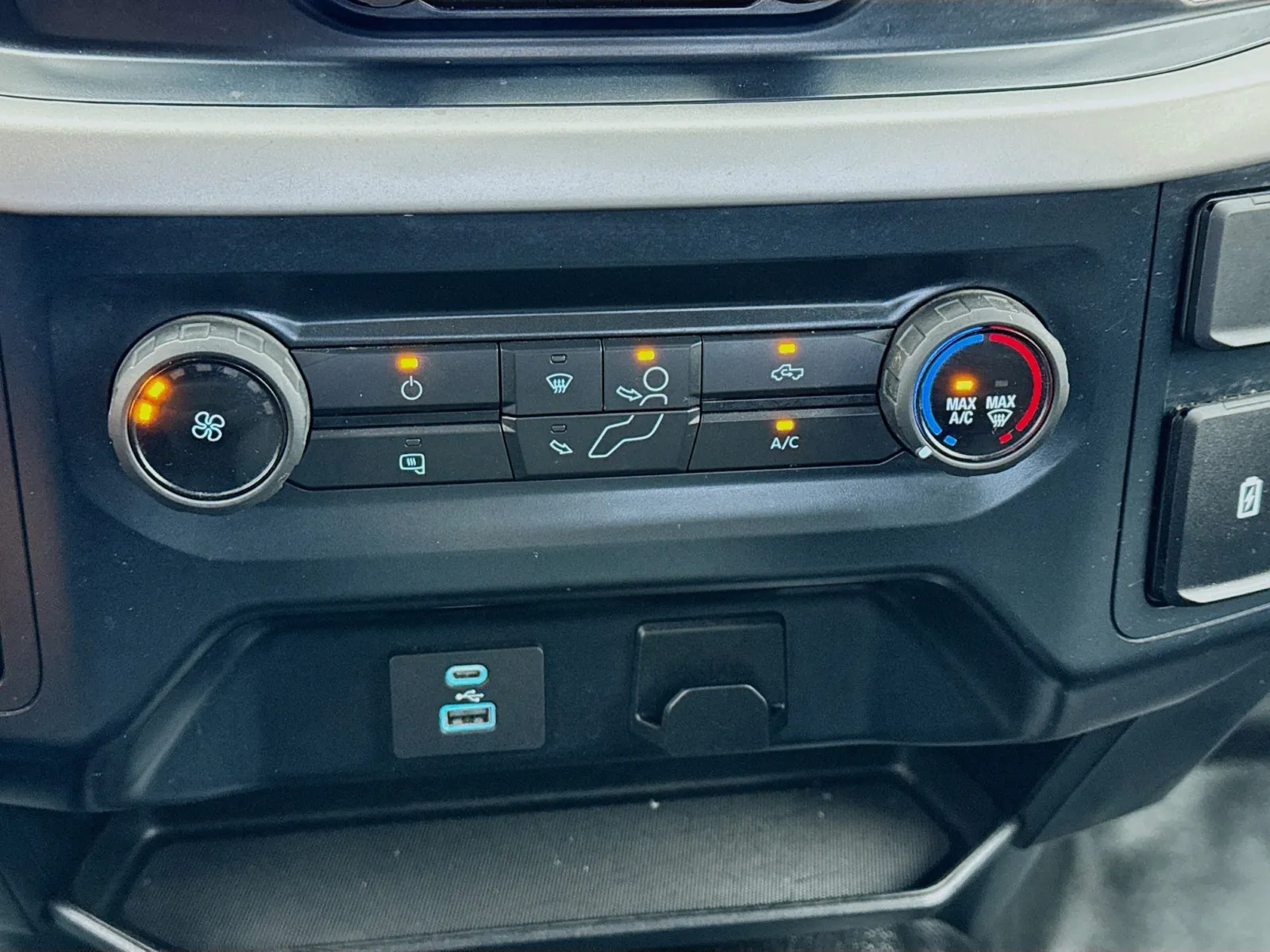Ford F-150 photo 12