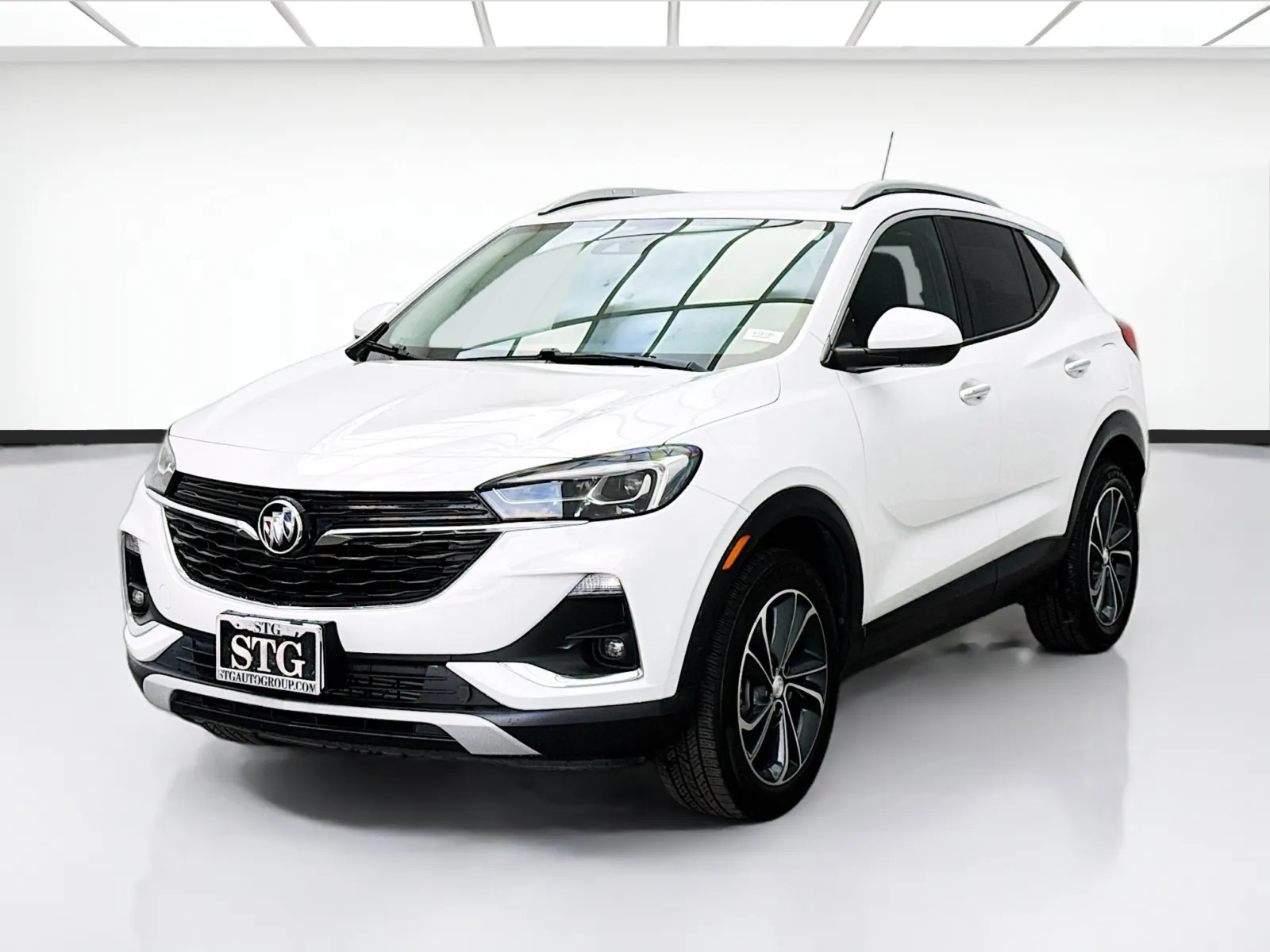 White 2021 Buick Encore GX Essence for sale in Bellflower, CA