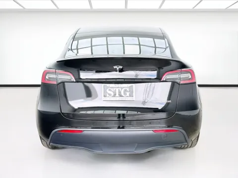 More photos of 2022 Tesla Model Y Performance at STG Bellflower, CA