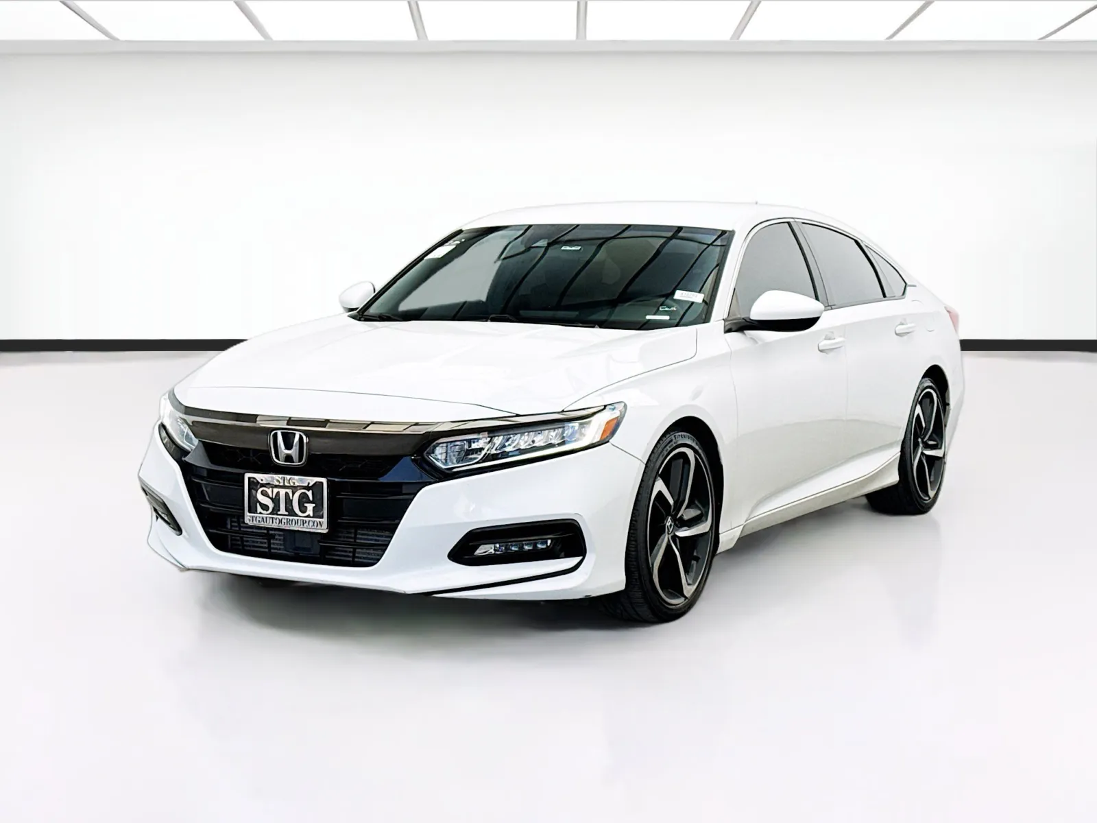 White 2019 Honda Accord Sedan Sport for sale in Bellflower, CA