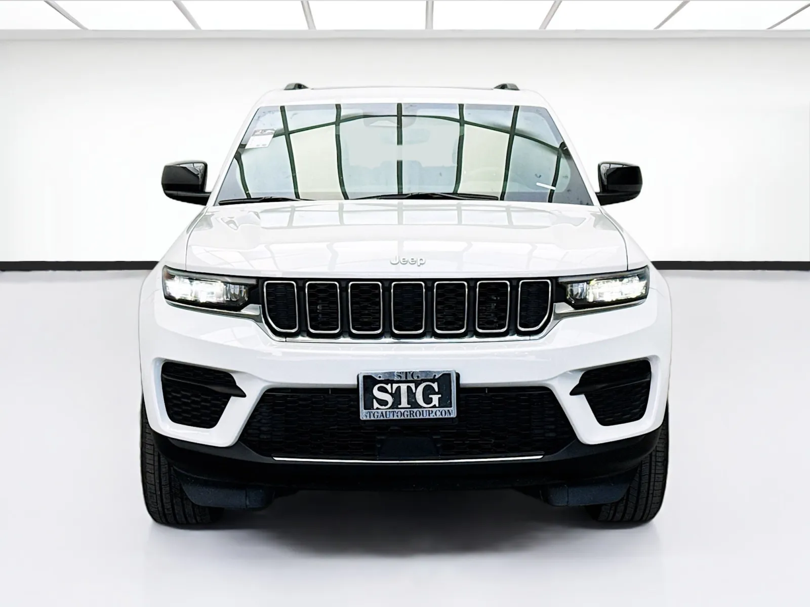 Jeep Grand Cherokee photo 2