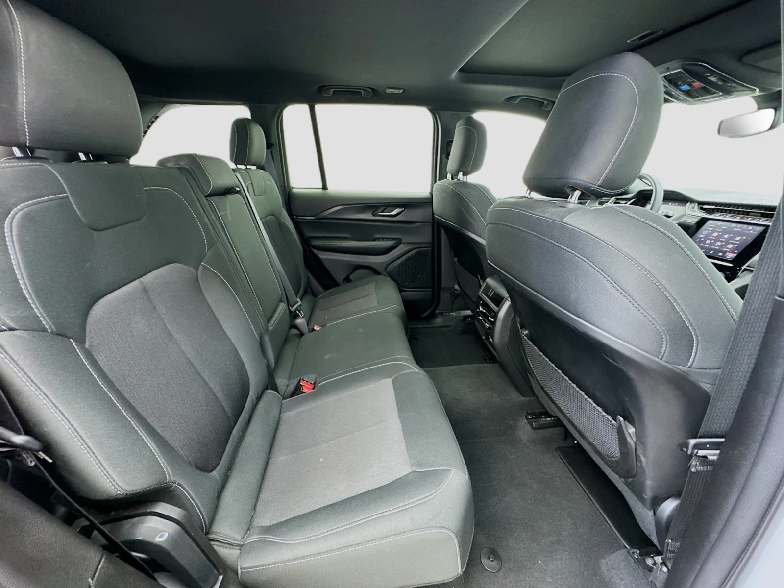 Jeep Grand Cherokee photo 19
