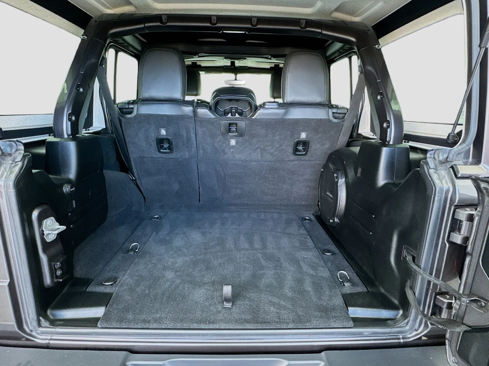 Jeep Wrangler photo 18