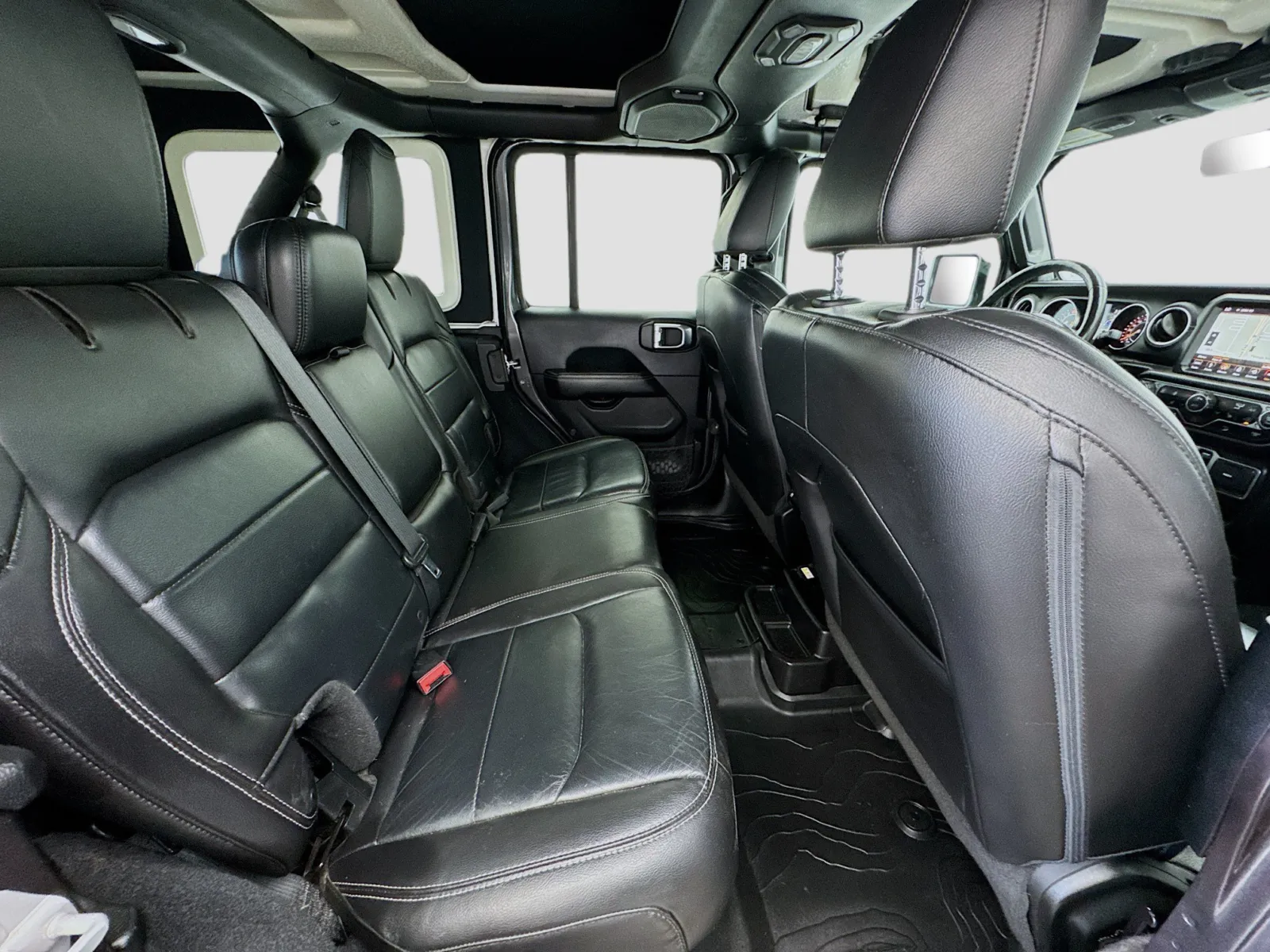 Jeep Wrangler photo 19