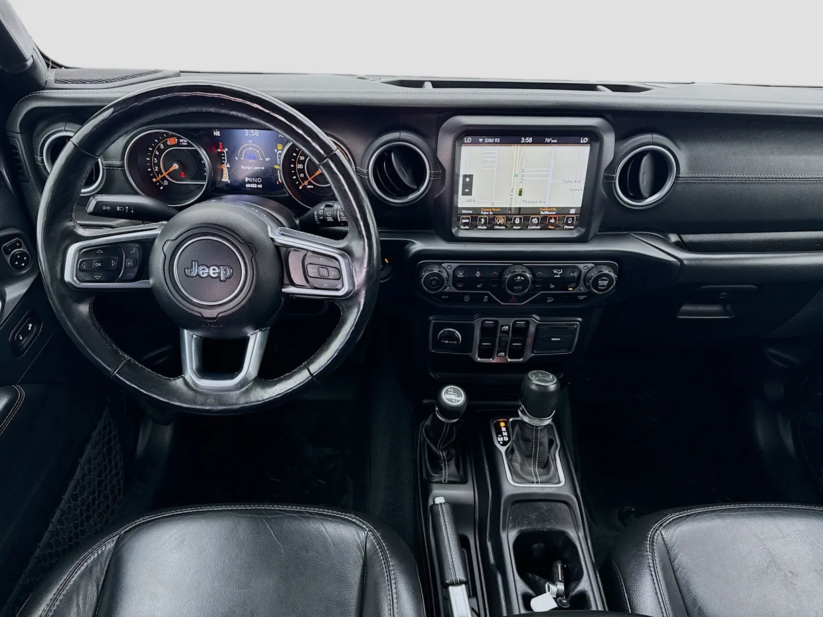 Jeep Wrangler photo 14