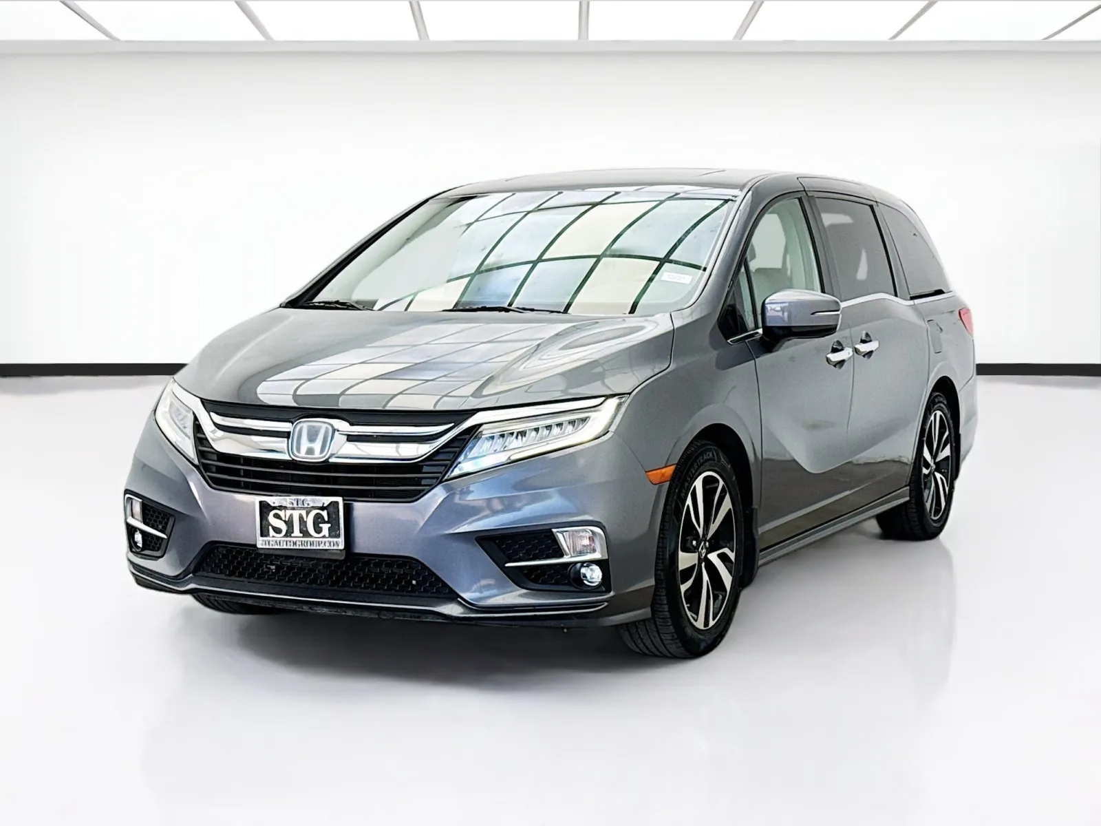 Gray 2019 Honda Odyssey Elite for sale in Bellflower, CA