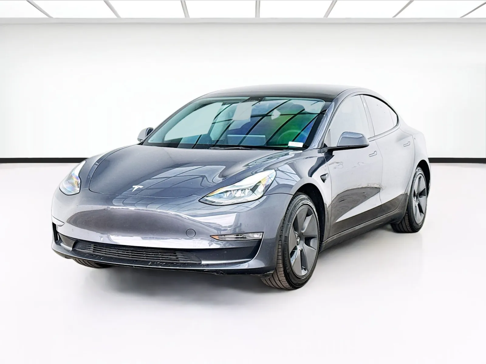 2023 Tesla Model 3 -'s photo