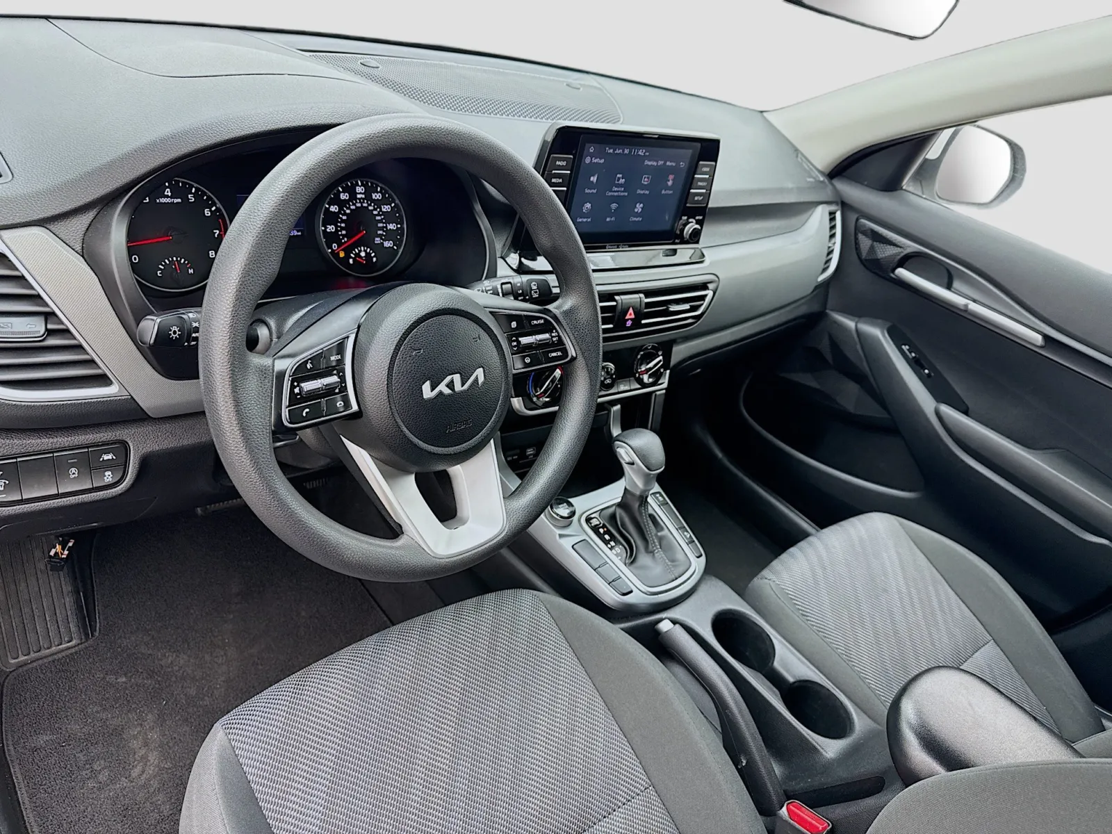 Kia Seltos photo 7