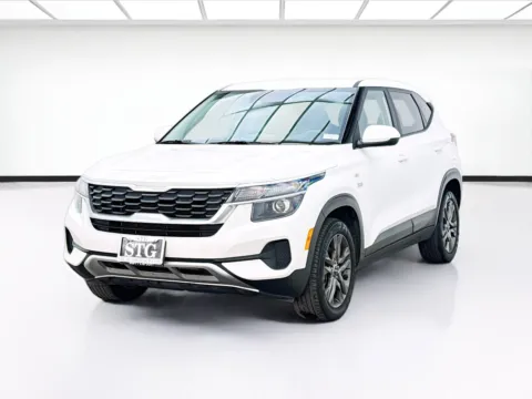 White 2023 Kia Seltos LX for sale in Bellflower, CA
