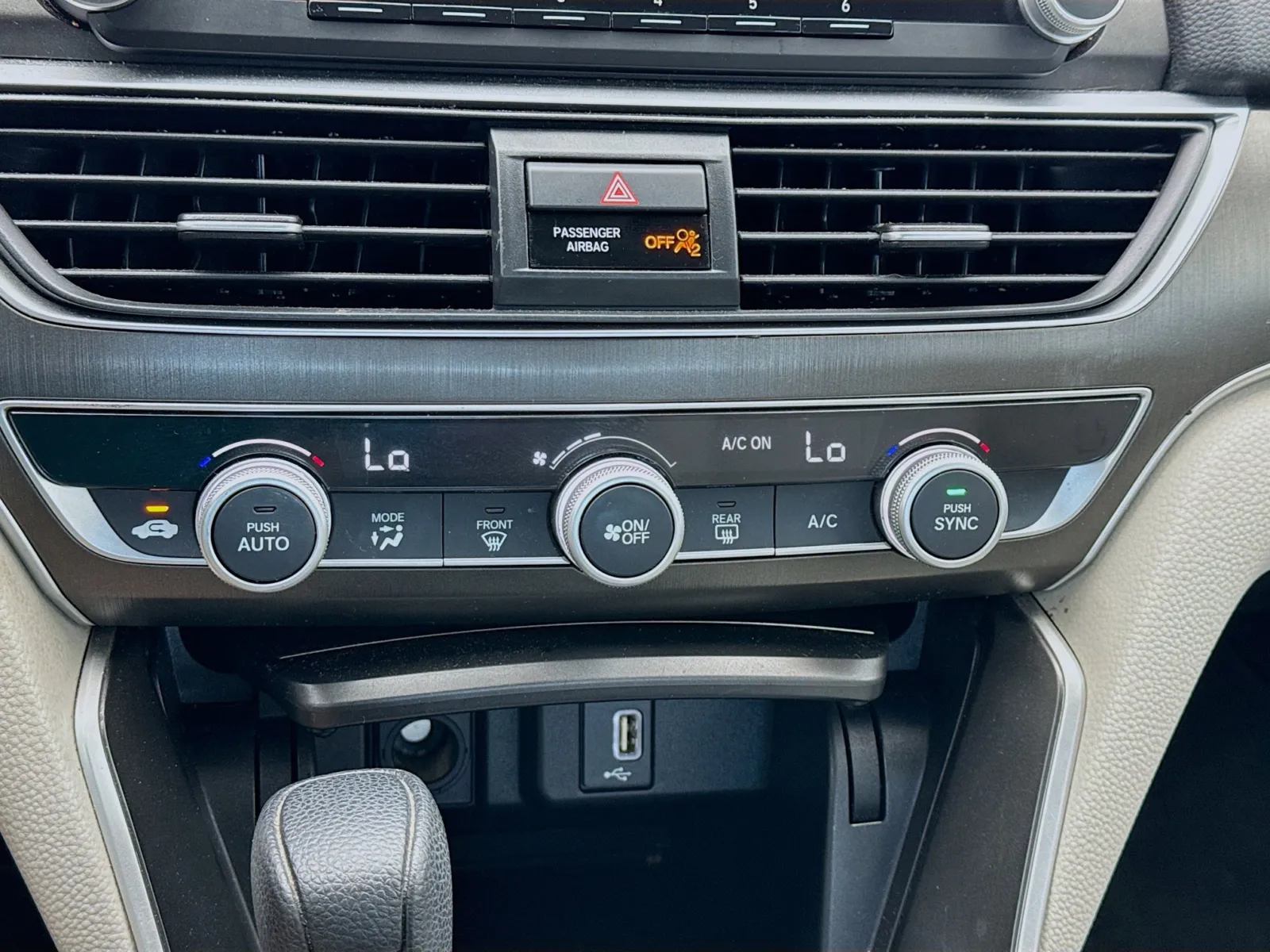 Honda Accord photo 12
