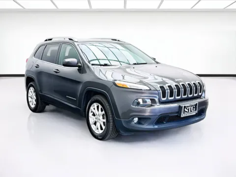 Another view of 2017 Jeep Cherokee Latitude for sale in Bellflower, CA at STG Bellflower