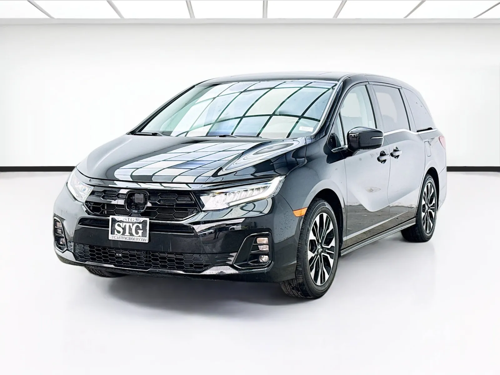 Black 2025 Honda Odyssey Elite for sale in Bellflower, CA