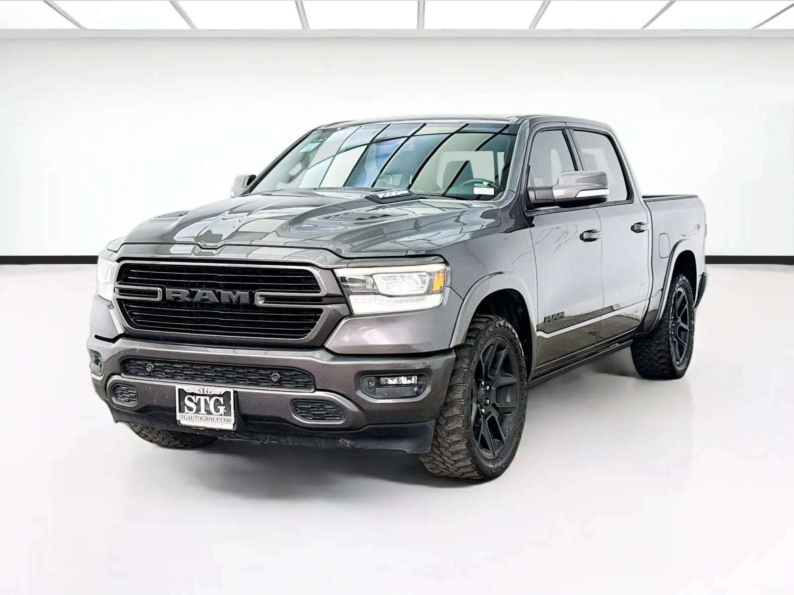 2019 RAM 1500 Laramie Crew Cab 5'7's photo