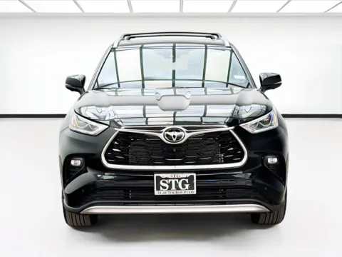 Photos of 2023 Toyota Highlander Platinum for sale in Bellflower, CA at STG Bellflower
