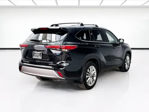 More photos of 2023 Toyota Highlander Platinum at STG Bellflower, CA