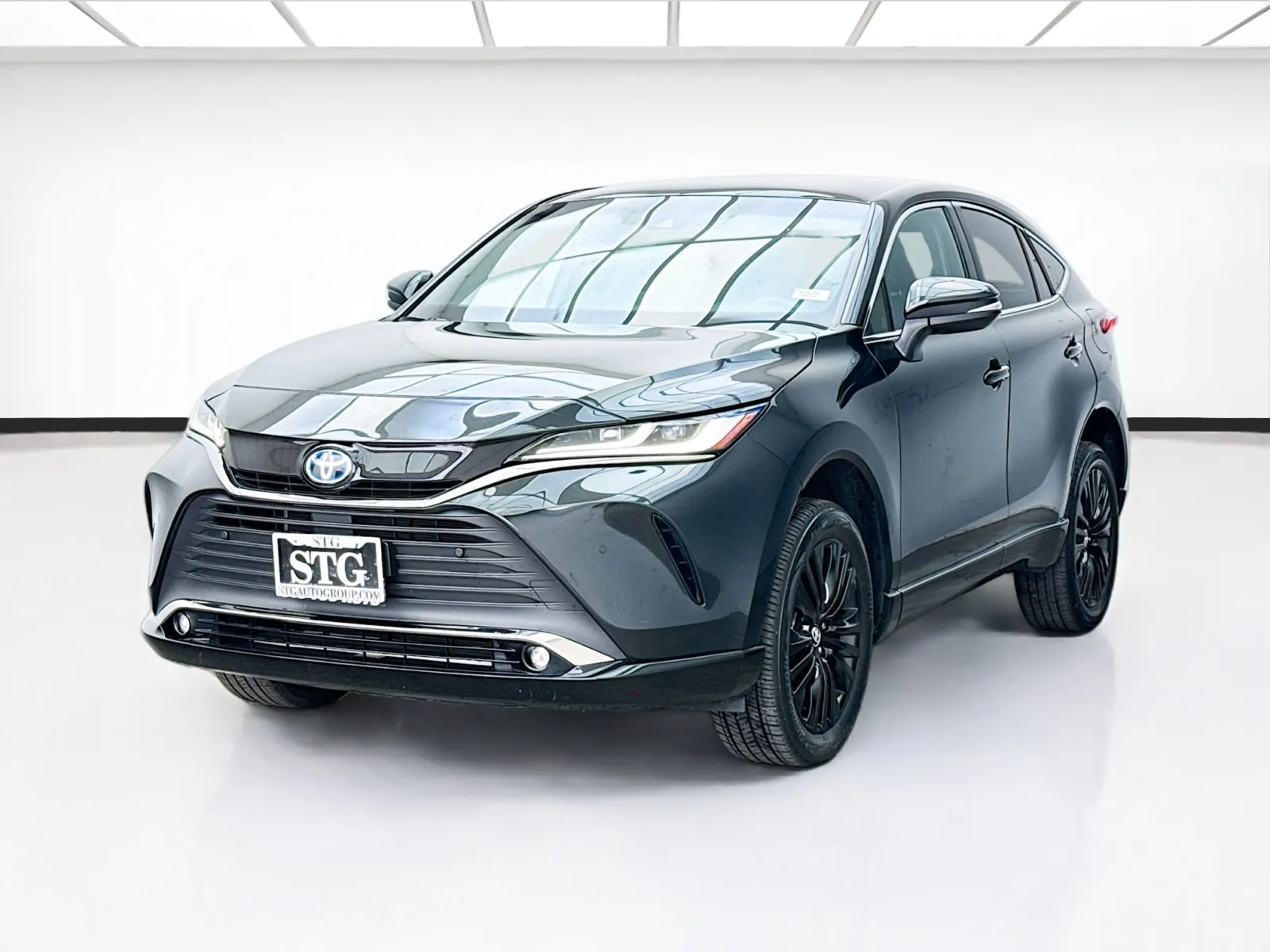 2024 Toyota Venza Nightshade Hybrid AWD's photo