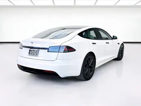 More photos of 2022 Tesla Model S at STG Bellflower, CA