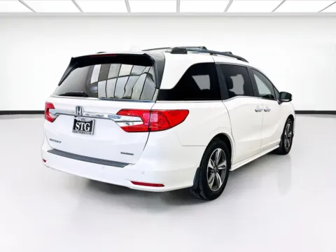 More photos of 2018 Honda Odyssey Touring at STG Bellflower, CA