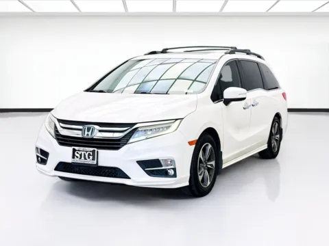White 2018 Honda Odyssey Touring for sale in Bellflower, CA
