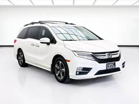 Another view of 2018 Honda Odyssey Touring for sale in Bellflower, CA at STG Bellflower