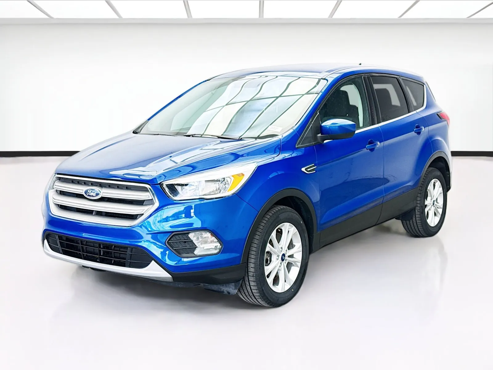 Blue 2019 Ford Escape SE for sale in Bellflower, CA