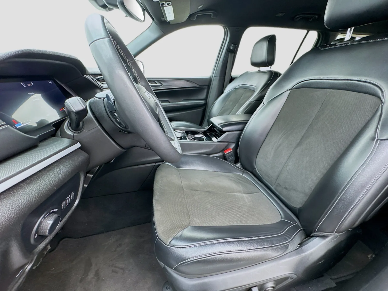Jeep Grand Cherokee L photo 13