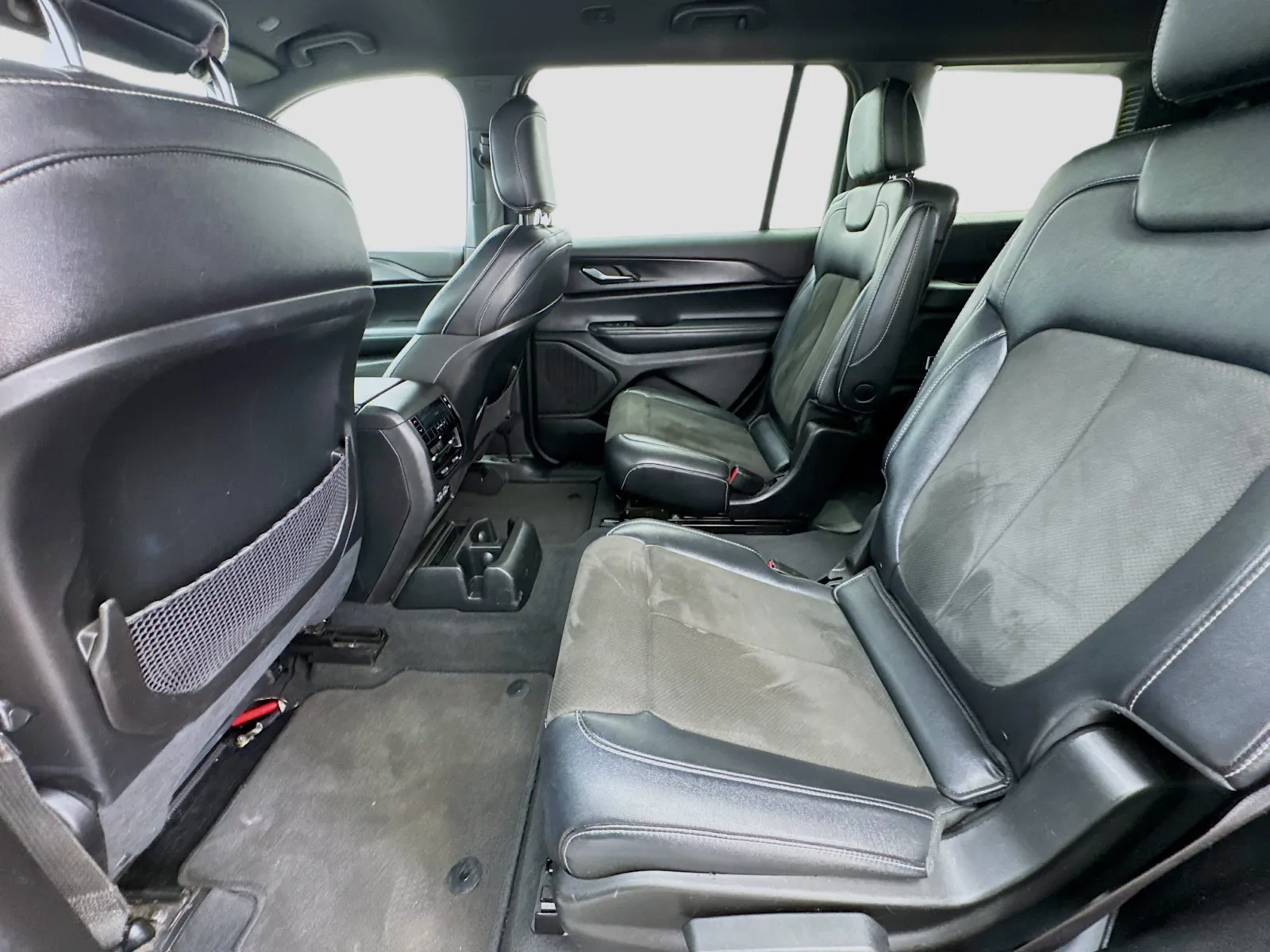 Jeep Grand Cherokee L photo 15