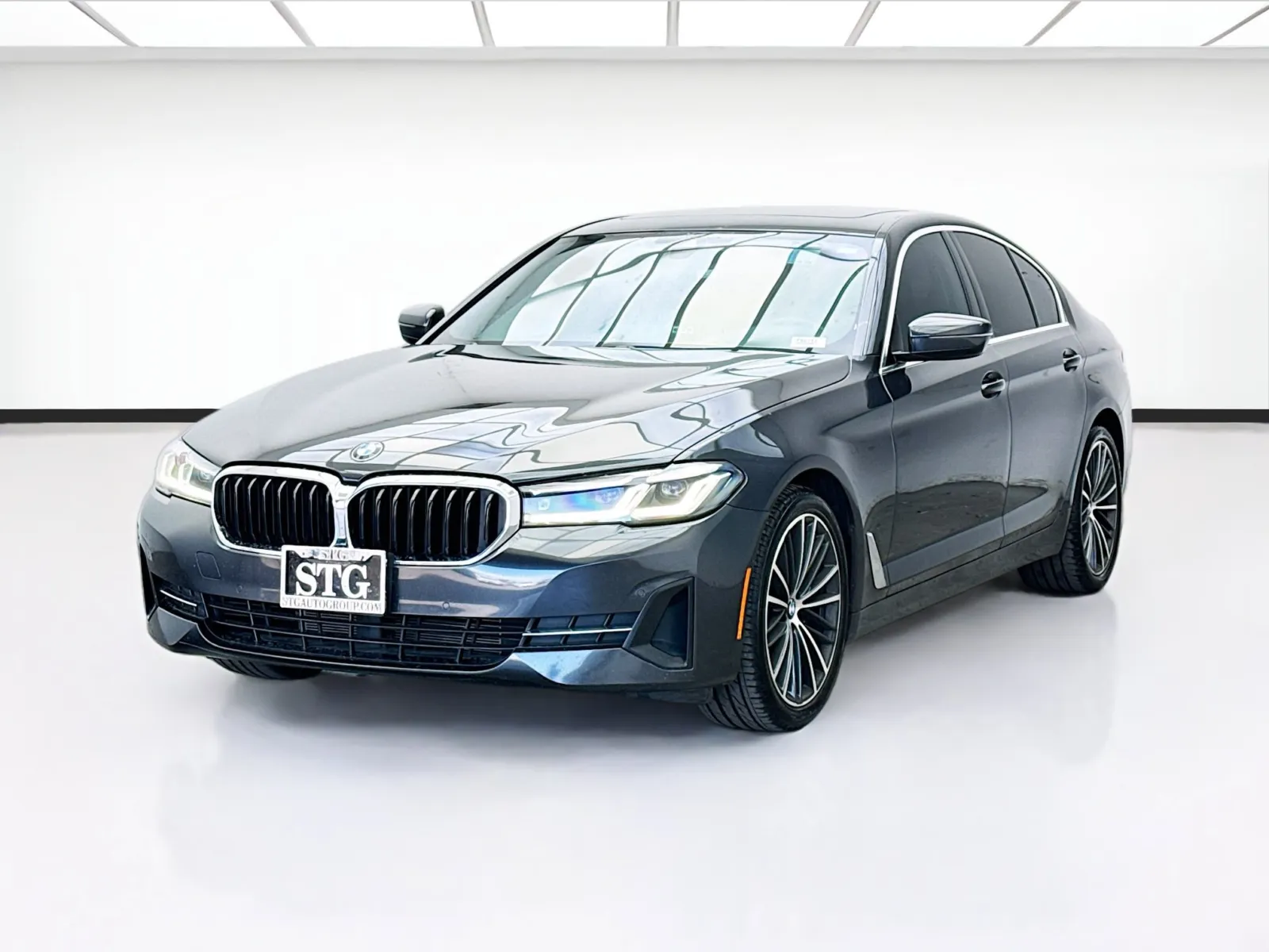 Gray 2021 BMW 5 Series 530i for sale in Bellflower, CA