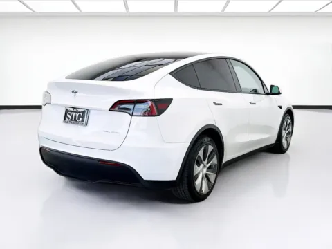 More photos of 2023 Tesla Model Y Long Range at STG Bellflower, CA