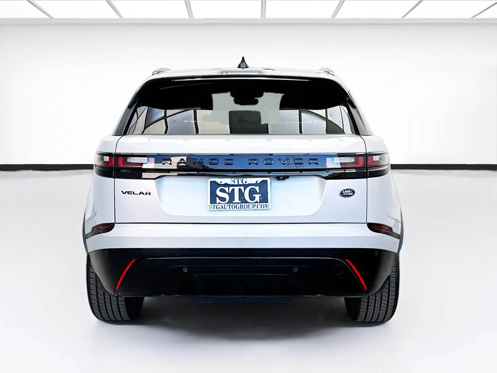 Land Rover Range Rover Velar photo 5