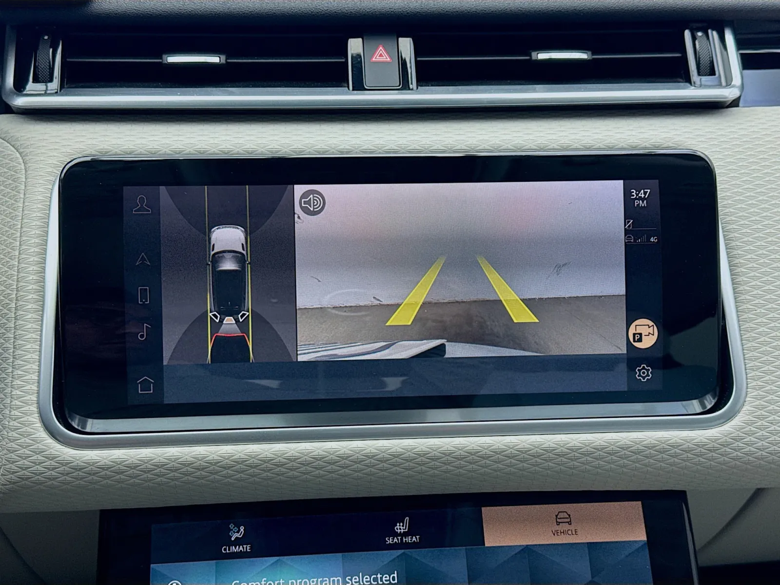 Land Rover Range Rover Velar photo 10