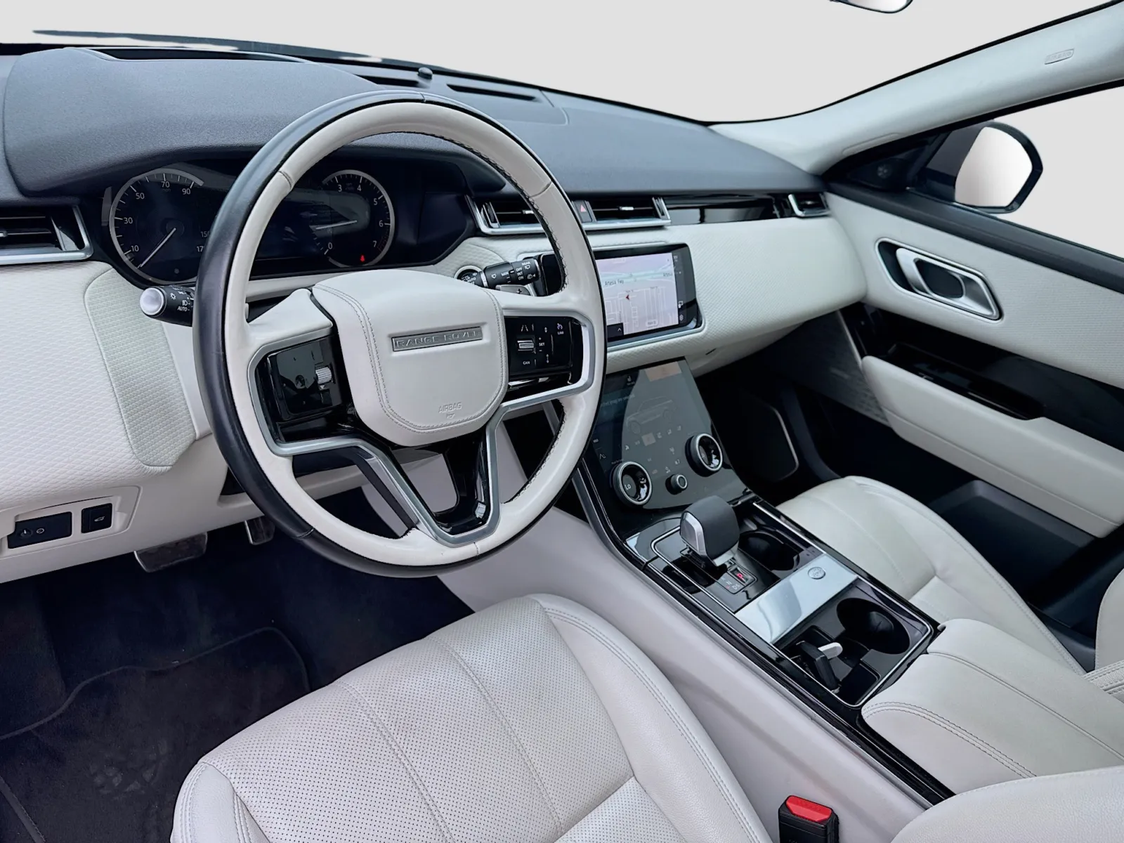 Land Rover Range Rover Velar photo 7