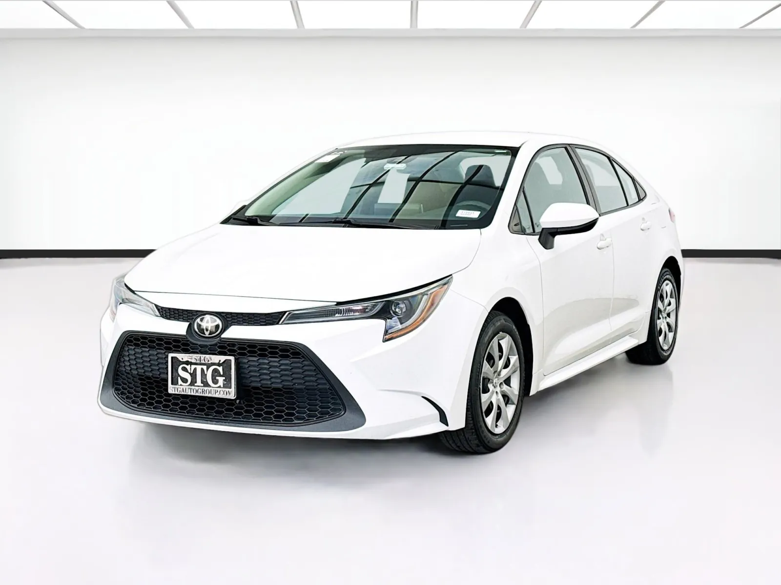 White 2021 Toyota Corolla LE for sale in Bellflower, CA