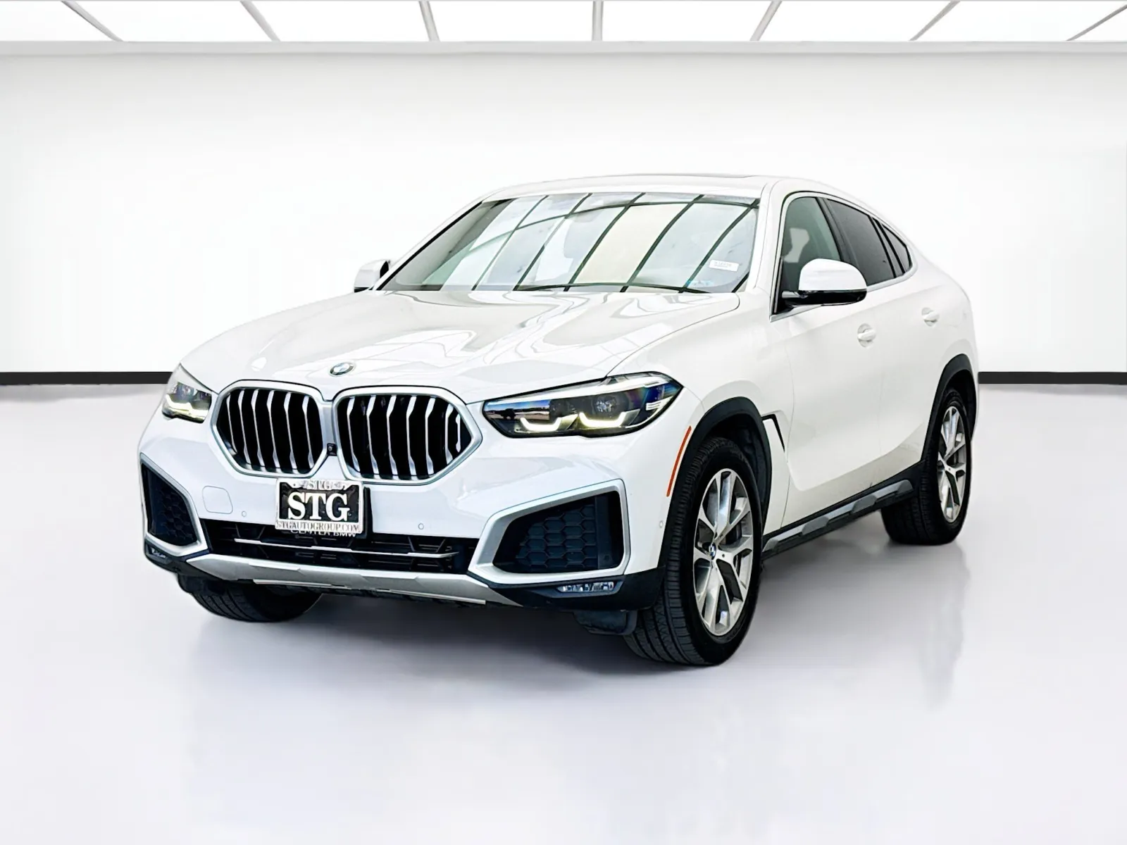 White 2020 BMW X6 sDrive40i for sale in Bellflower, CA