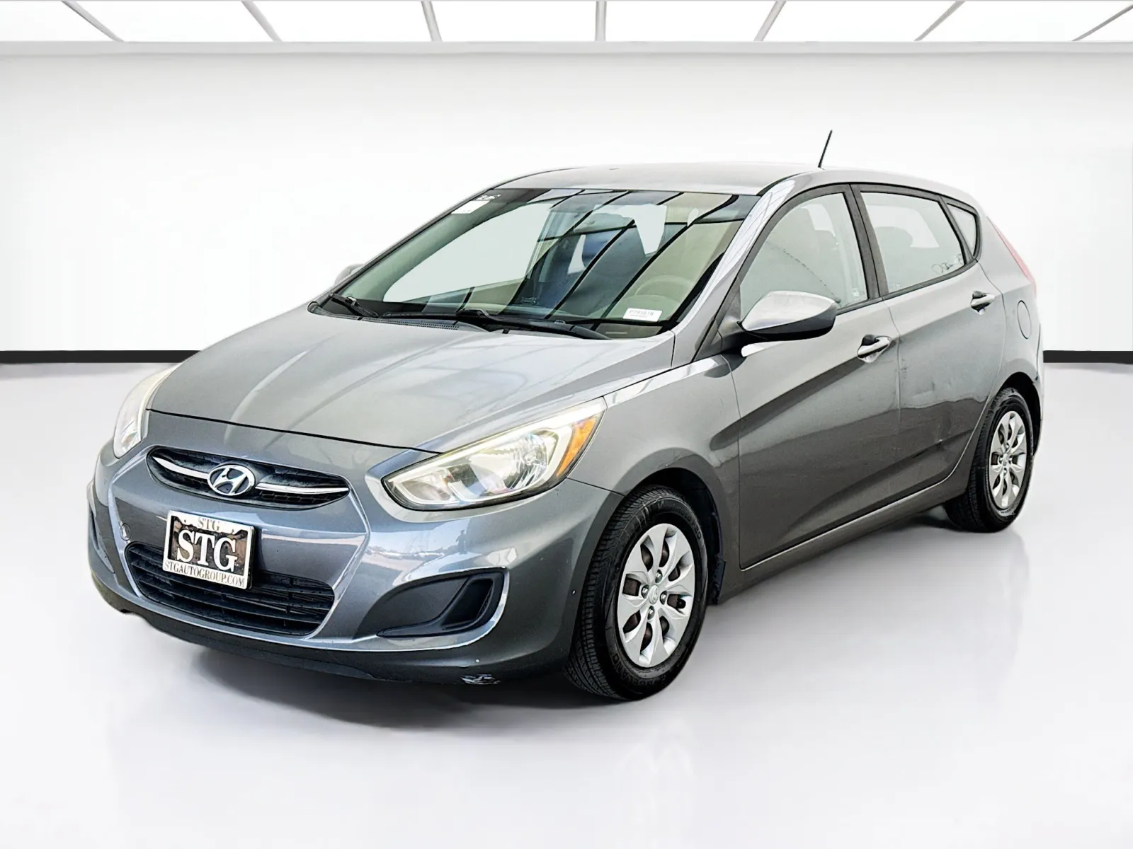 Gray 2016 Hyundai Accent SE for sale in Bellflower, CA