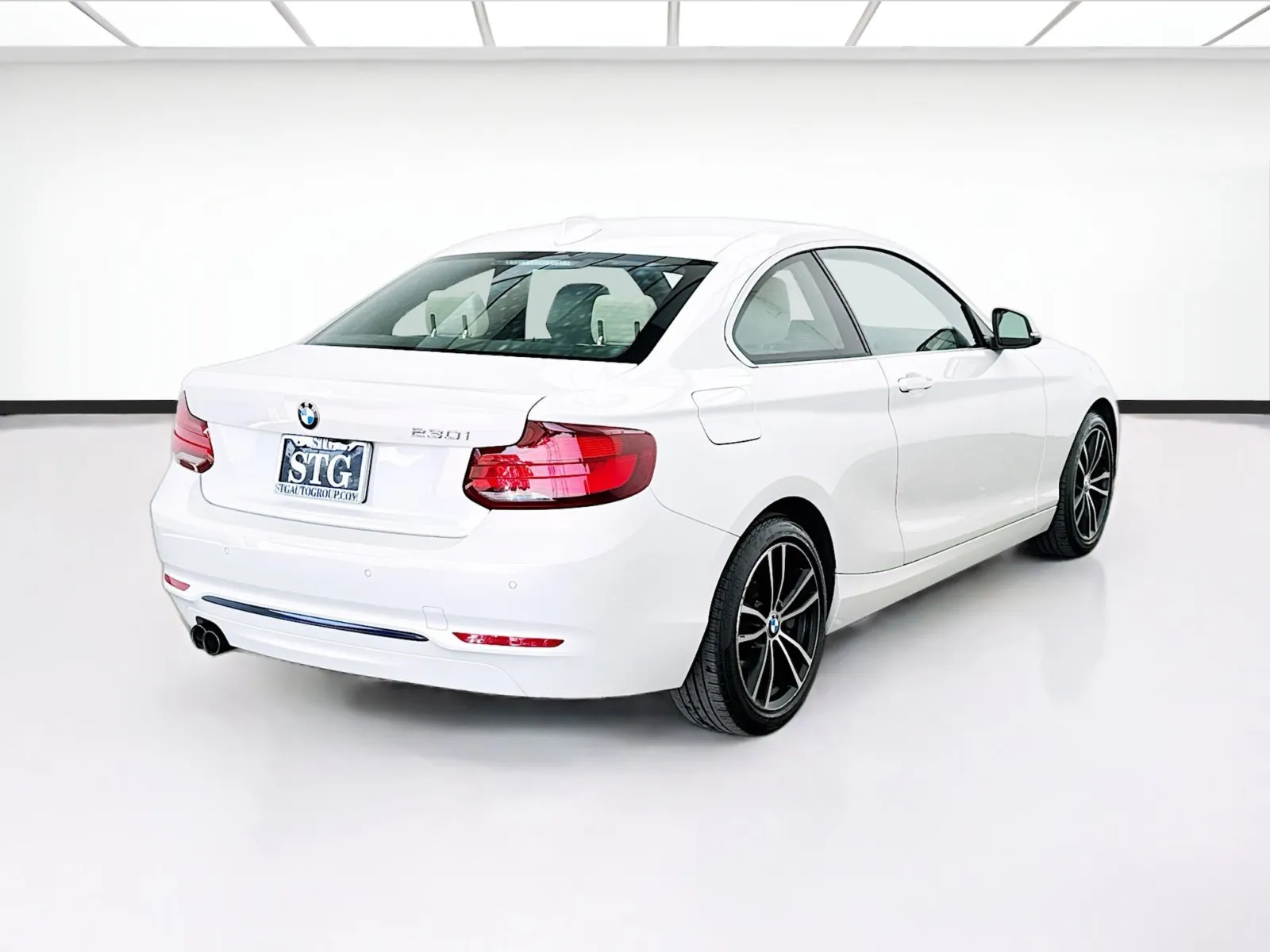 BMW 2 Series photo 4
