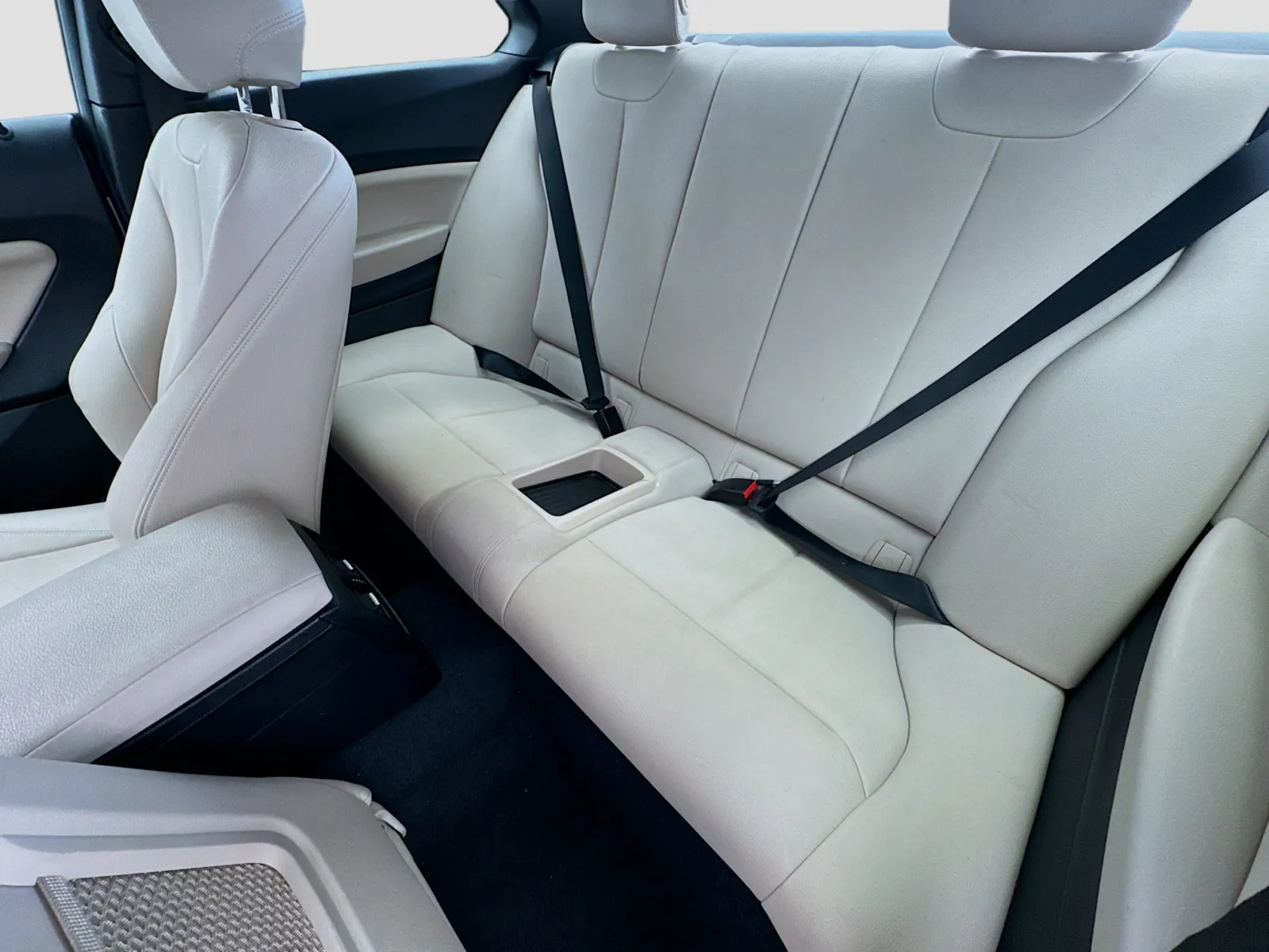 BMW 2 Series photo 16