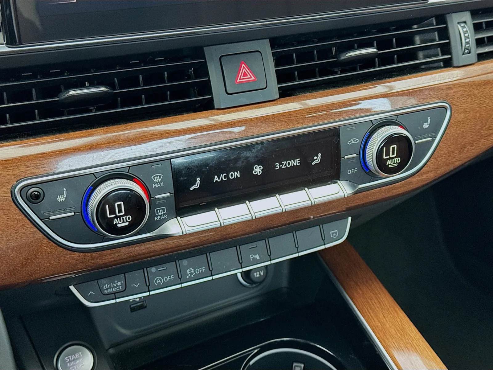 Audi A4 photo 12