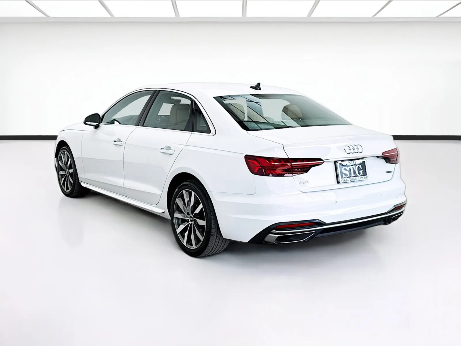 Audi A4 photo 6