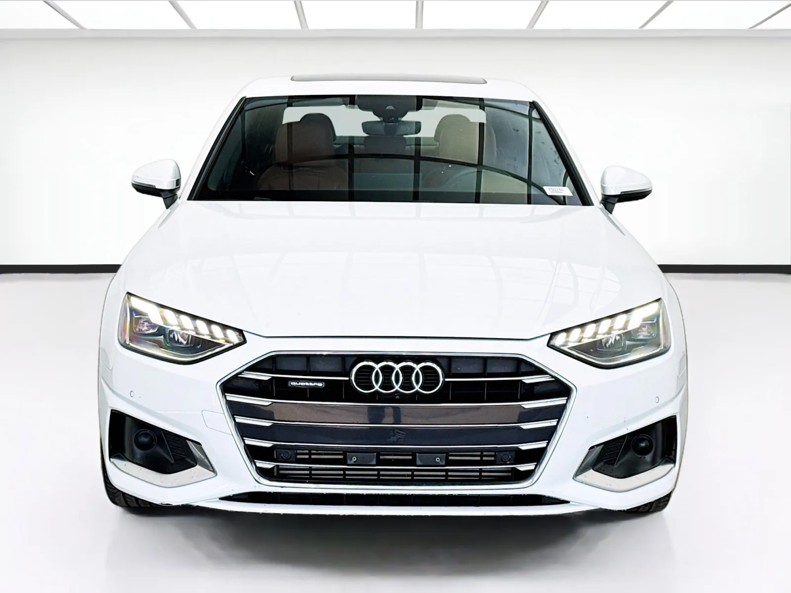 Audi A4 photo 2