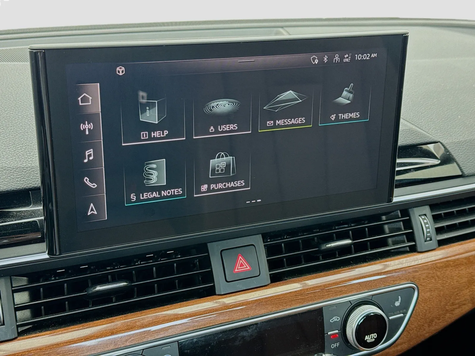 Audi A4 photo 10