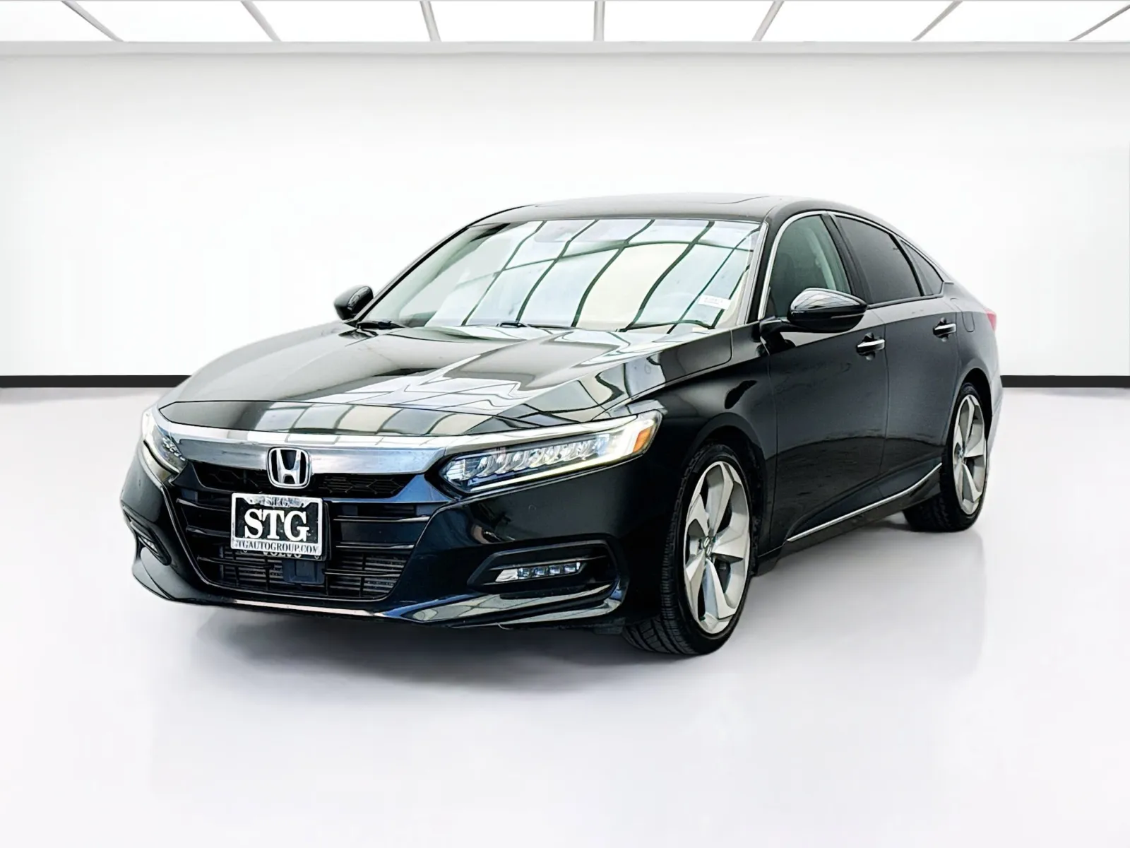 Black 2018 Honda Accord Sedan Touring for sale in Bellflower, CA