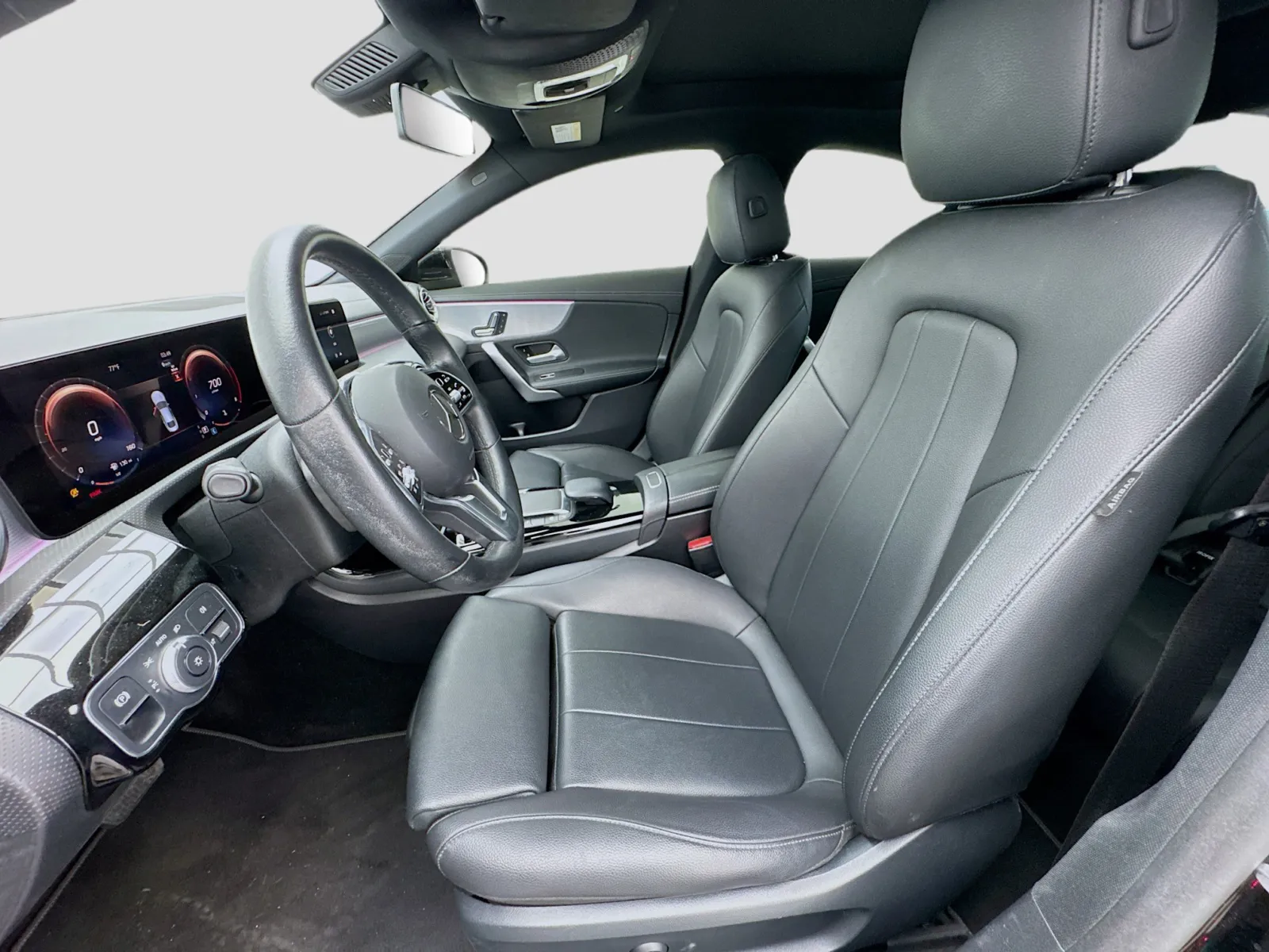 Mercedes-Benz CLA photo 13