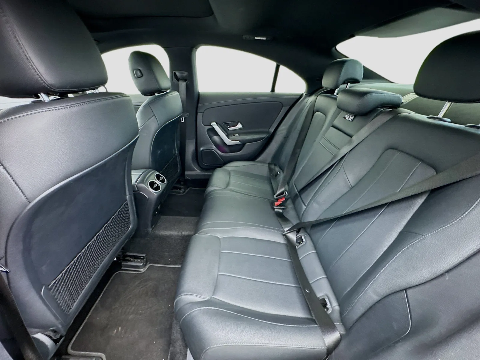Mercedes-Benz CLA photo 16