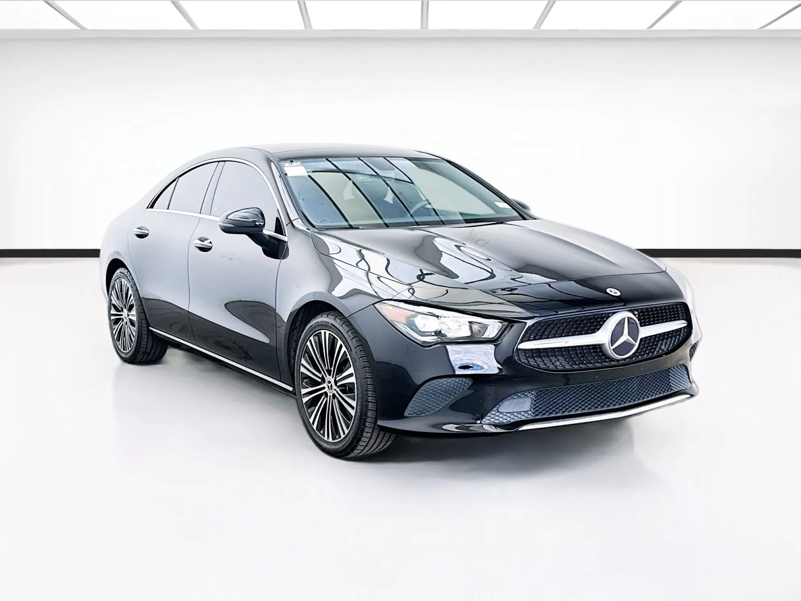 Mercedes-Benz CLA photo 3