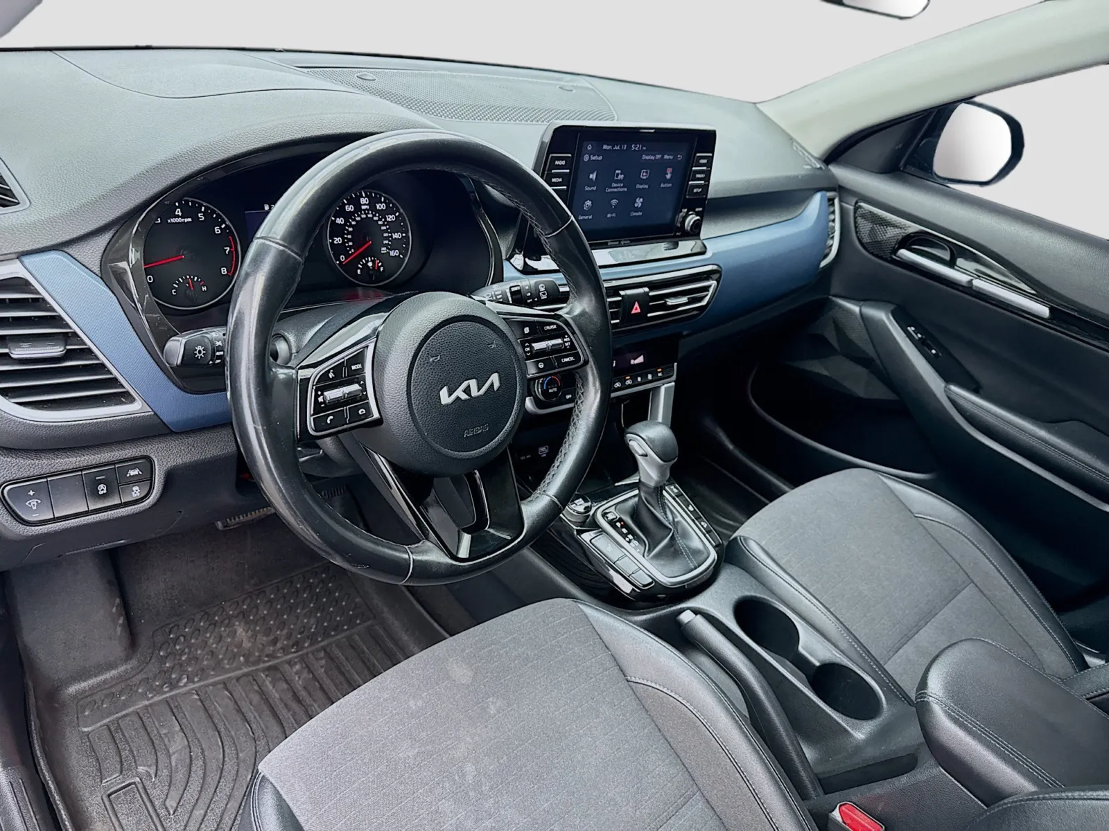Kia Seltos photo 7