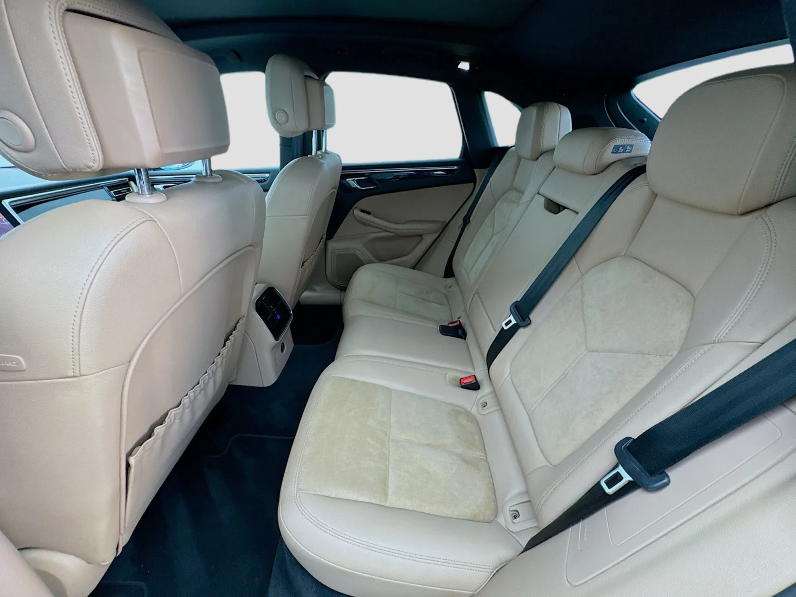 Porsche Macan photo 16