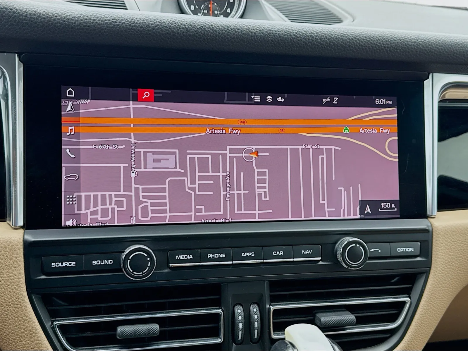 Porsche Macan photo 9