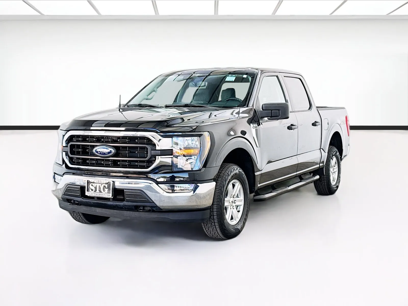 Black 2023 Ford F-150 XLT w/Equipment Group 301A for sale in Bellflower, CA
